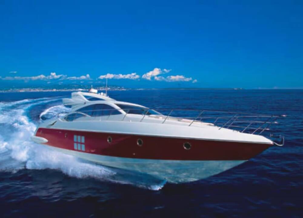Dare to amaze twice with Azimut 68S