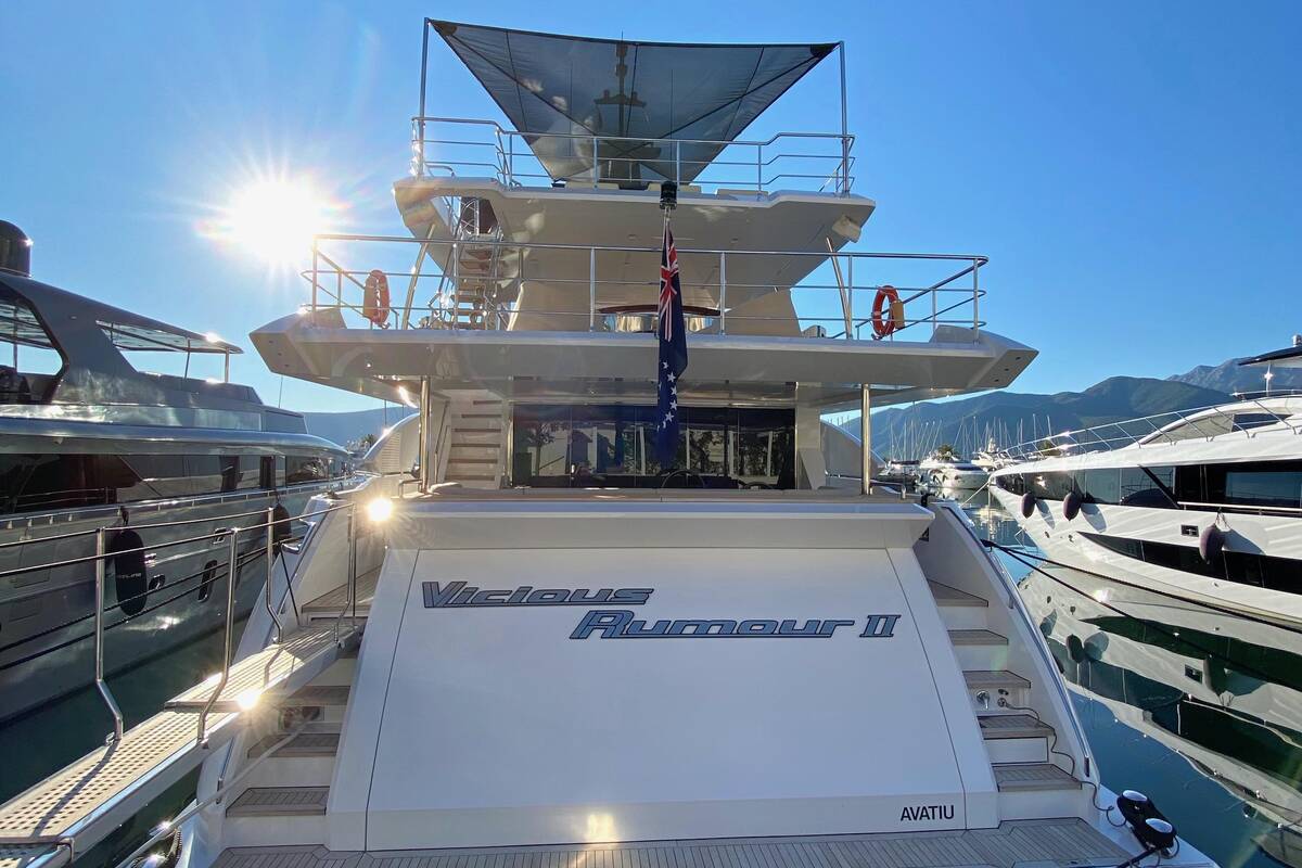 Exterior Azimut Grande 35METRI