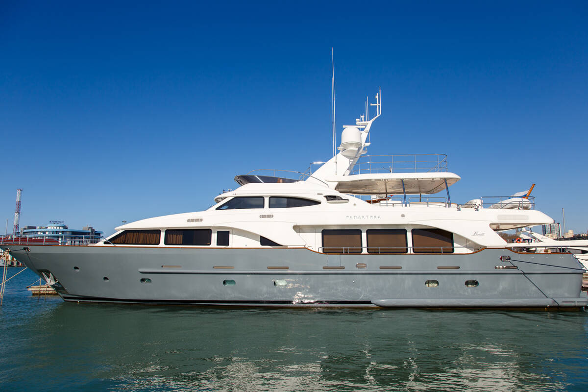 Exterior Benetti Tradition 100 M/Y "GALAKTIKA SKAY" 2009