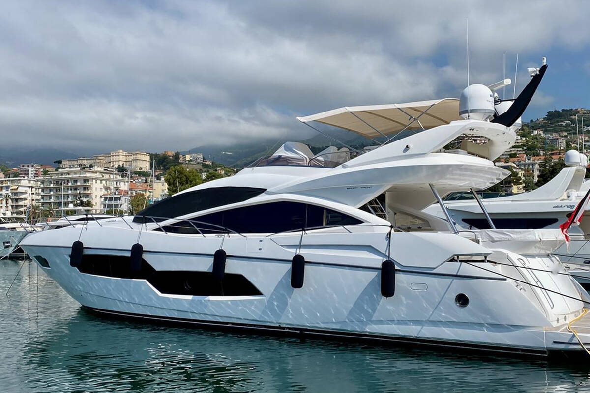 Exterior Sunseeker 80 Sport Yacht 2014