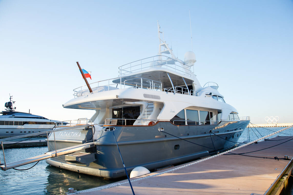 Exterior Benetti Tradition 100 M/Y "GALAKTIKA SKAY" 2009
