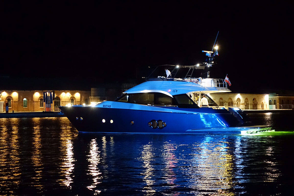Exterior MCY 65 2012