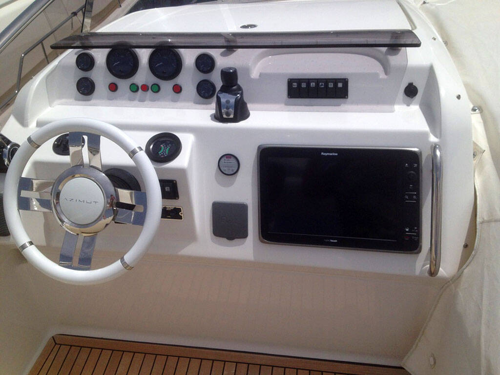 Helm station on fly