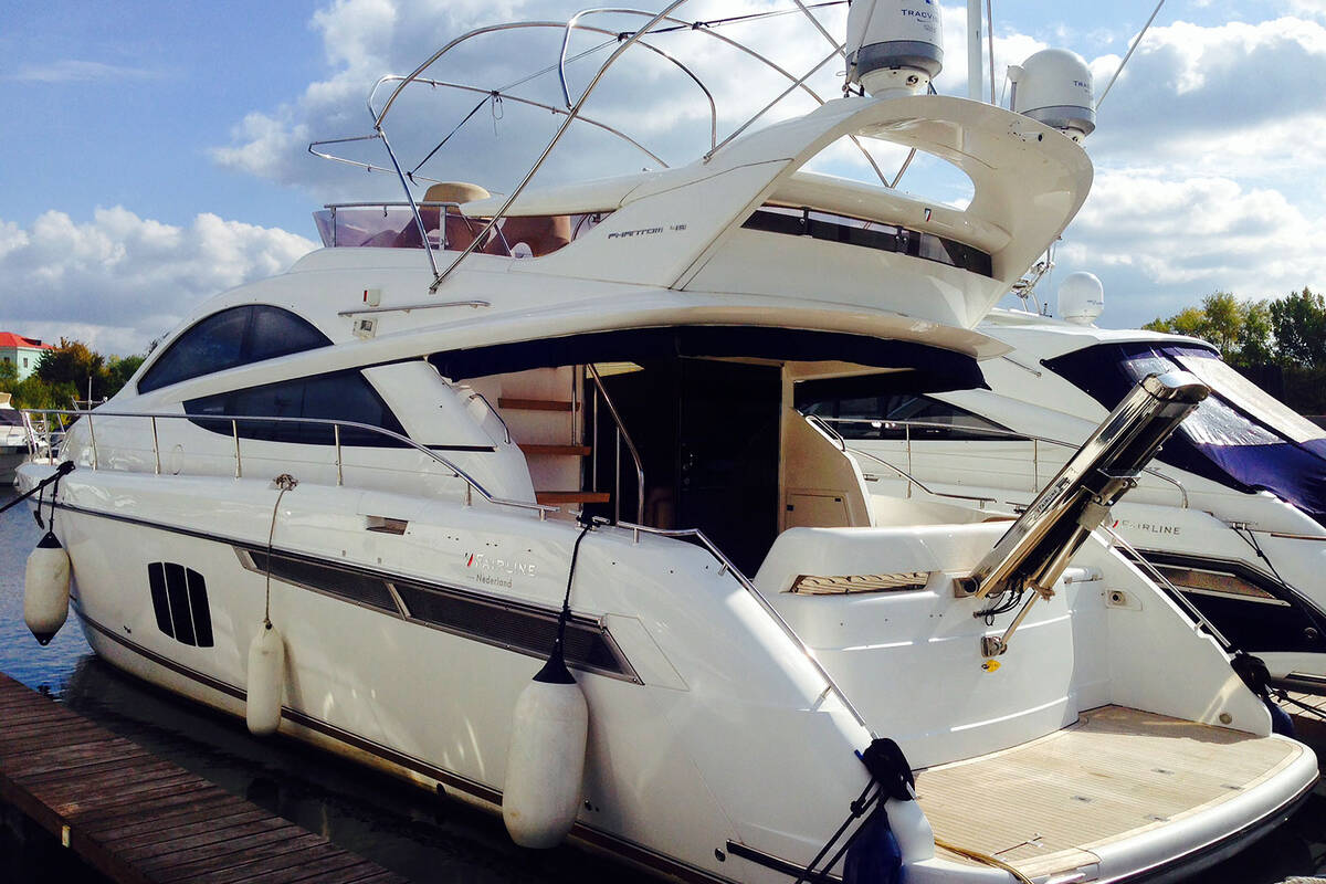Exterior Fairline Phantom 48