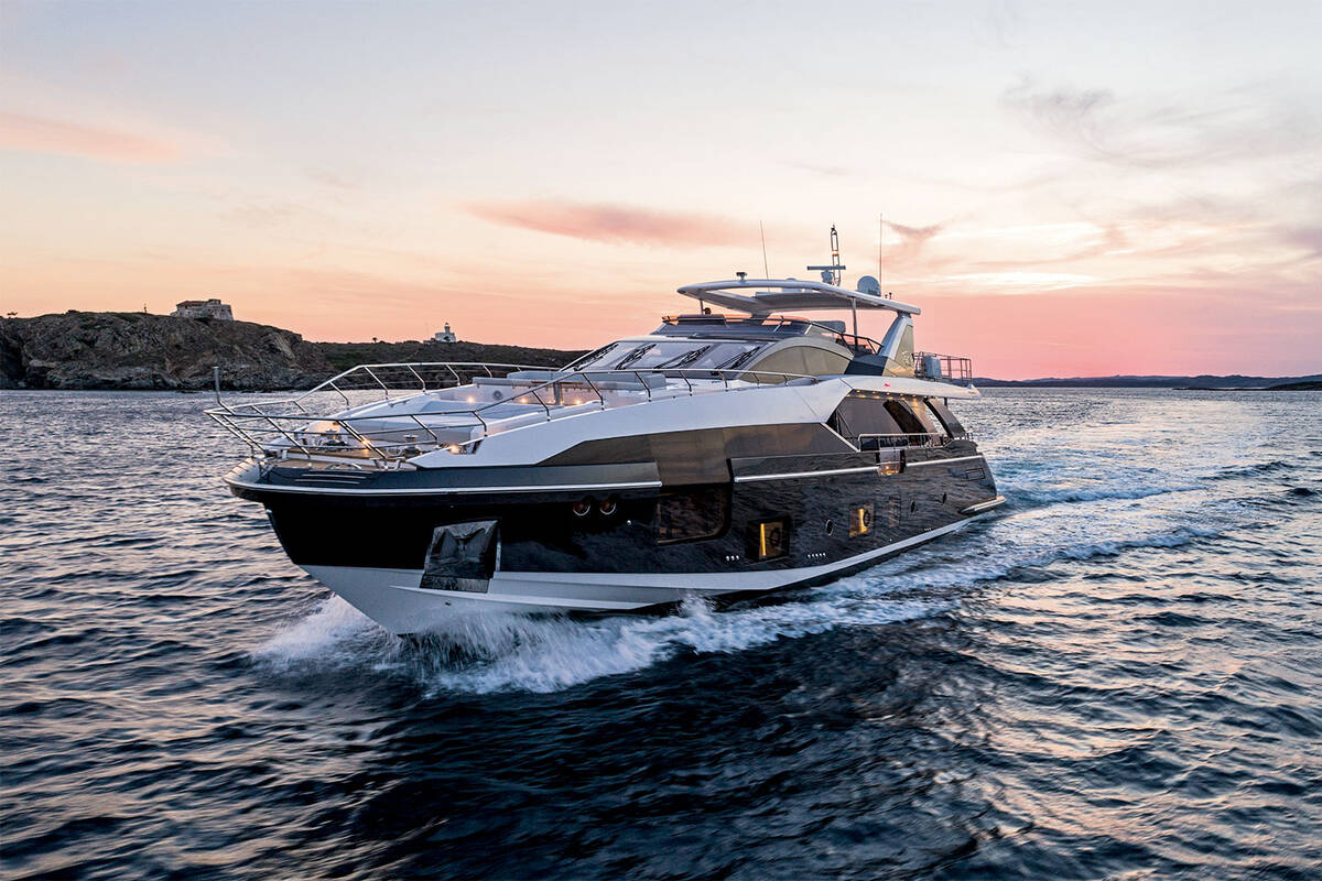 Exterior Azimut Grande 27METRI