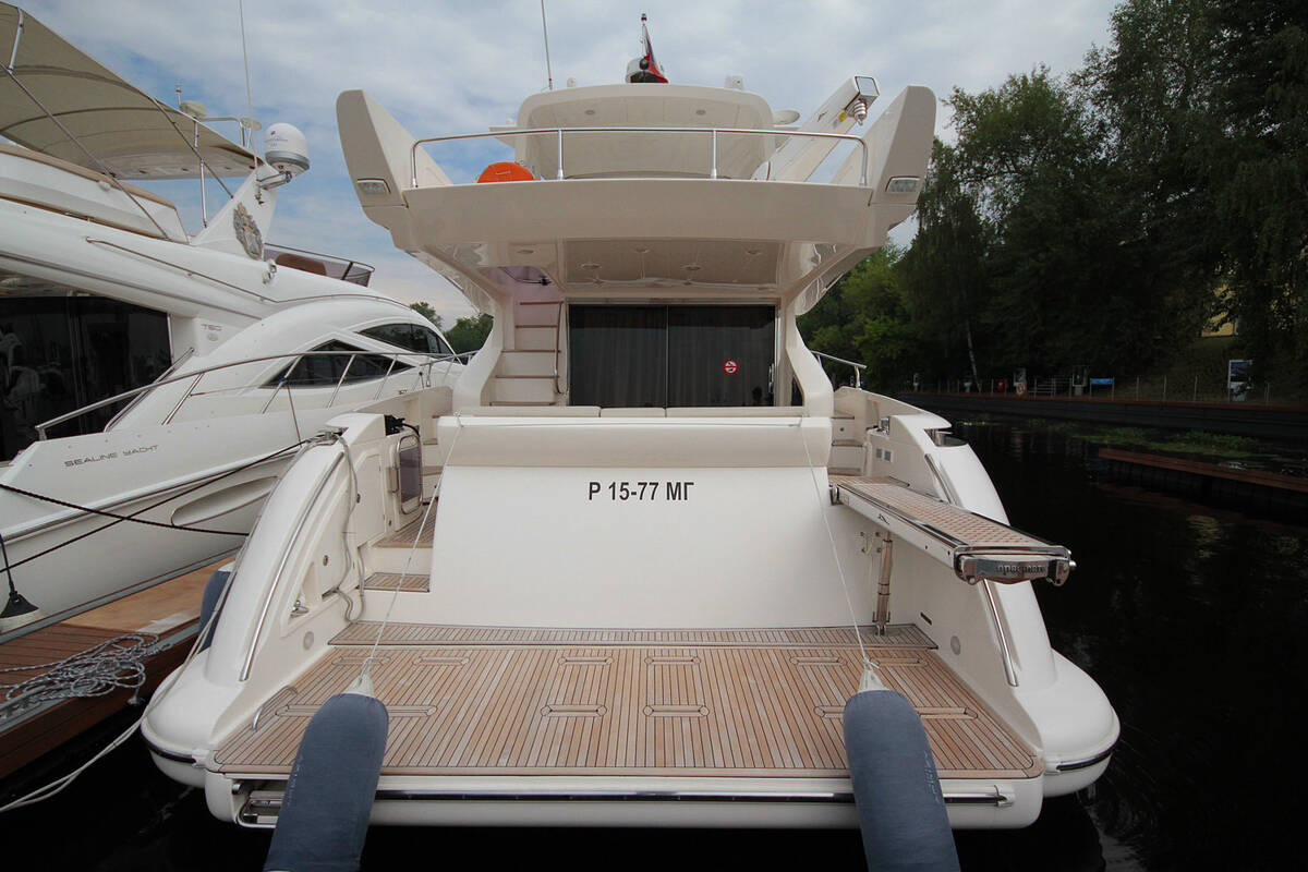 Cockpit. Exterior Azimut 58