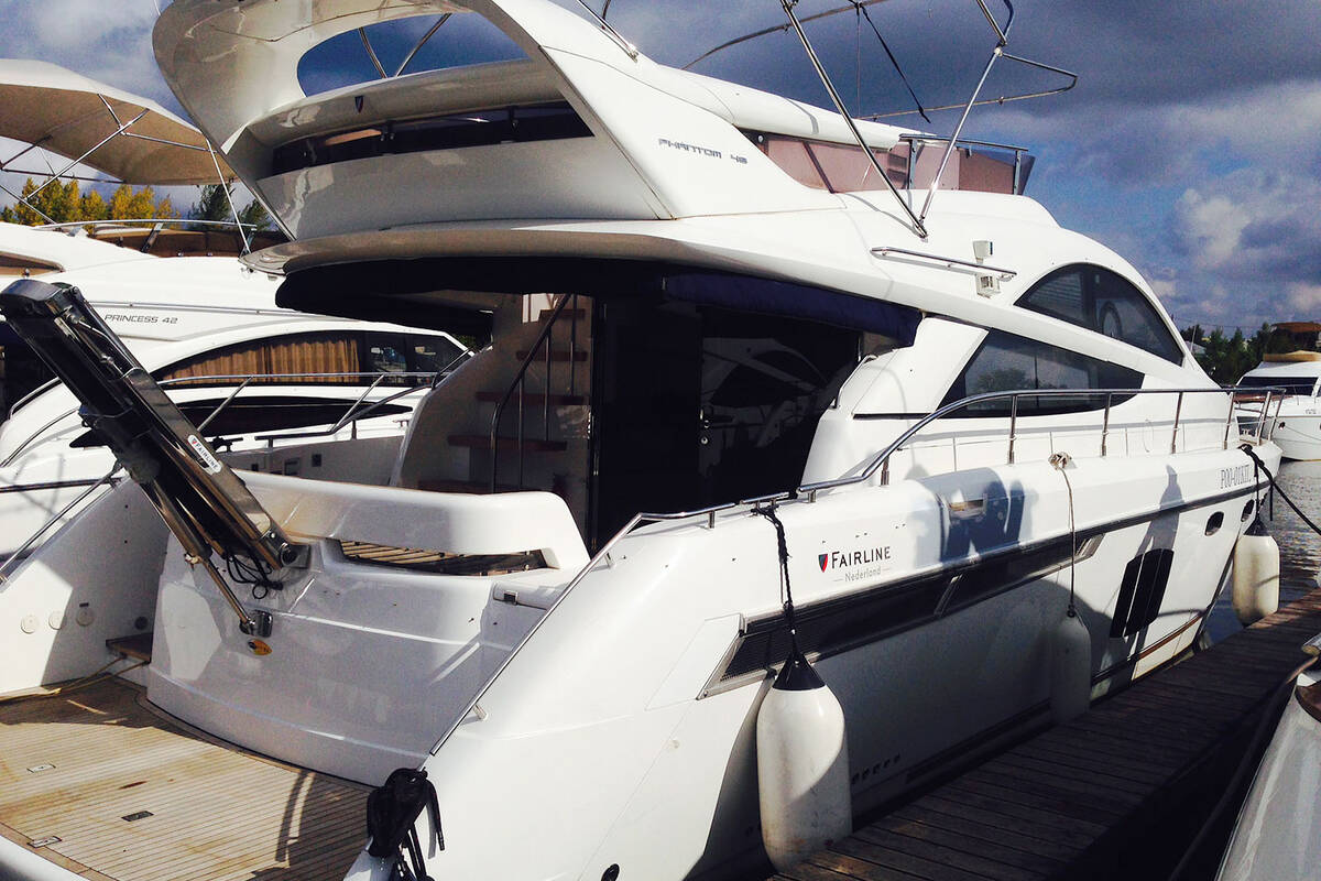 Exterior Fairline Phantom 48