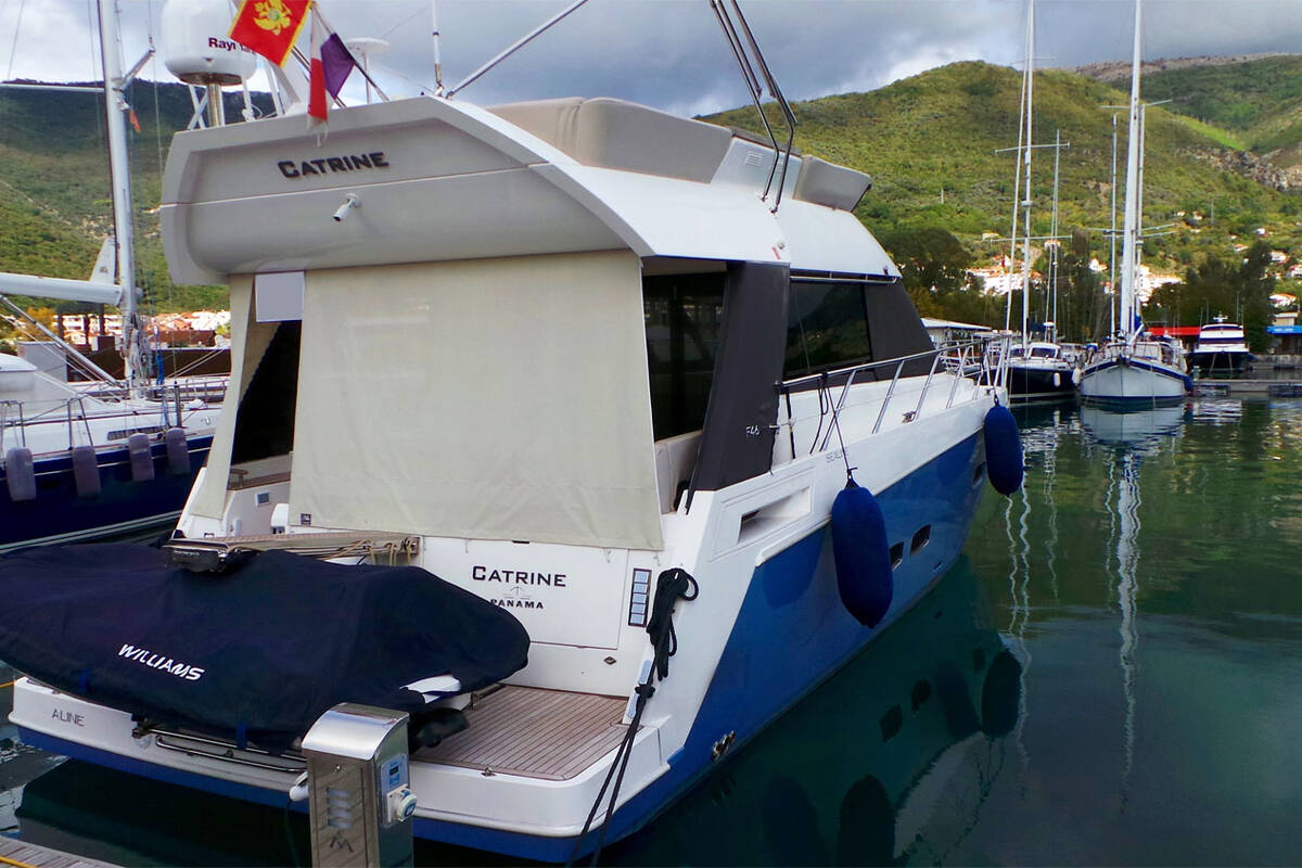 Exterior Sealine F46 (2009)