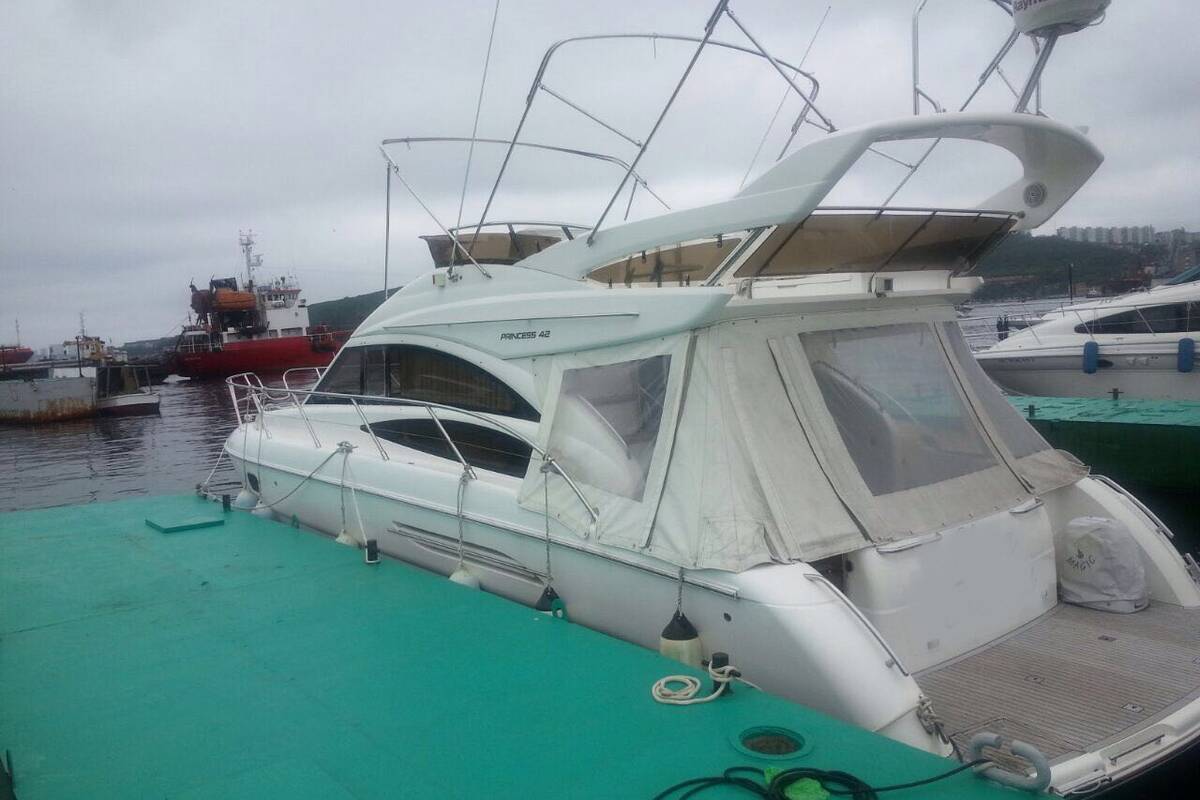 Princess 42 2007 Владивосток