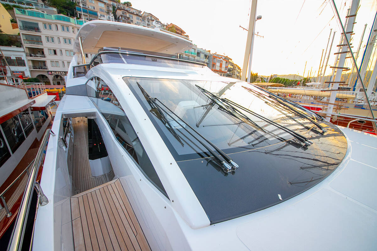 Side deck