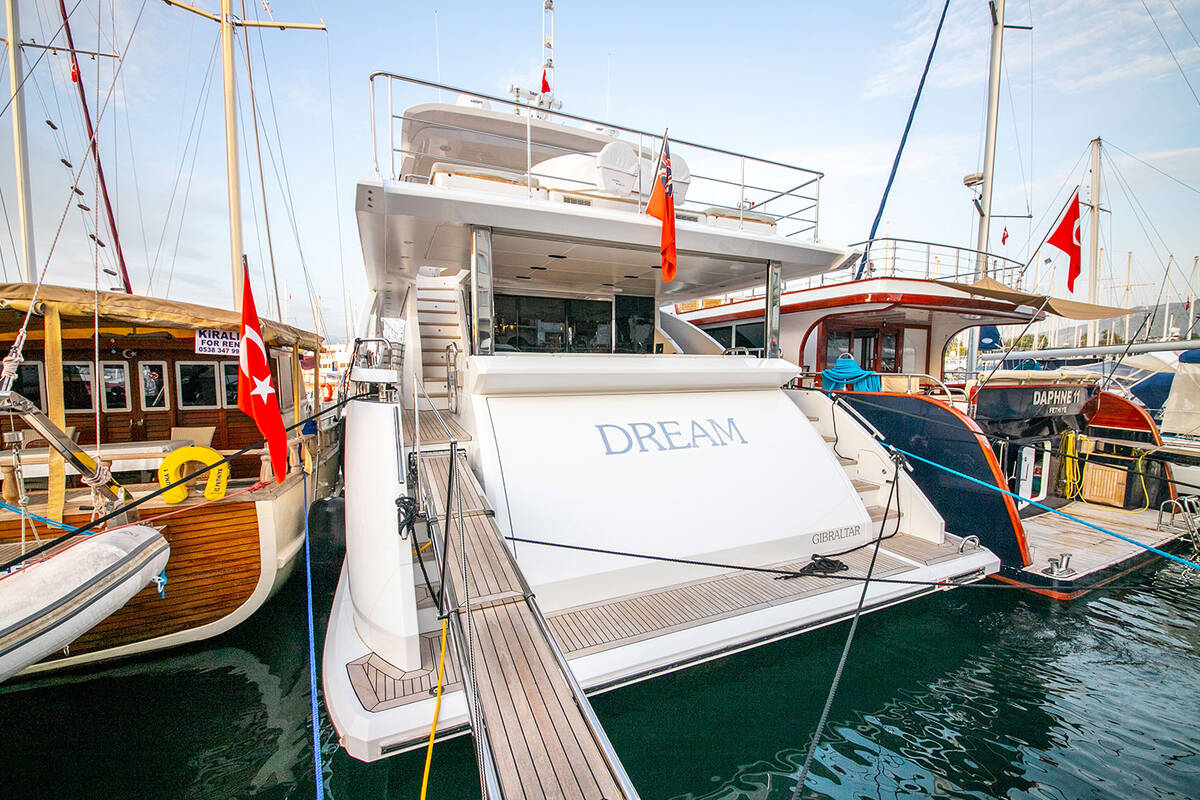 Exterior M/Y DREAM