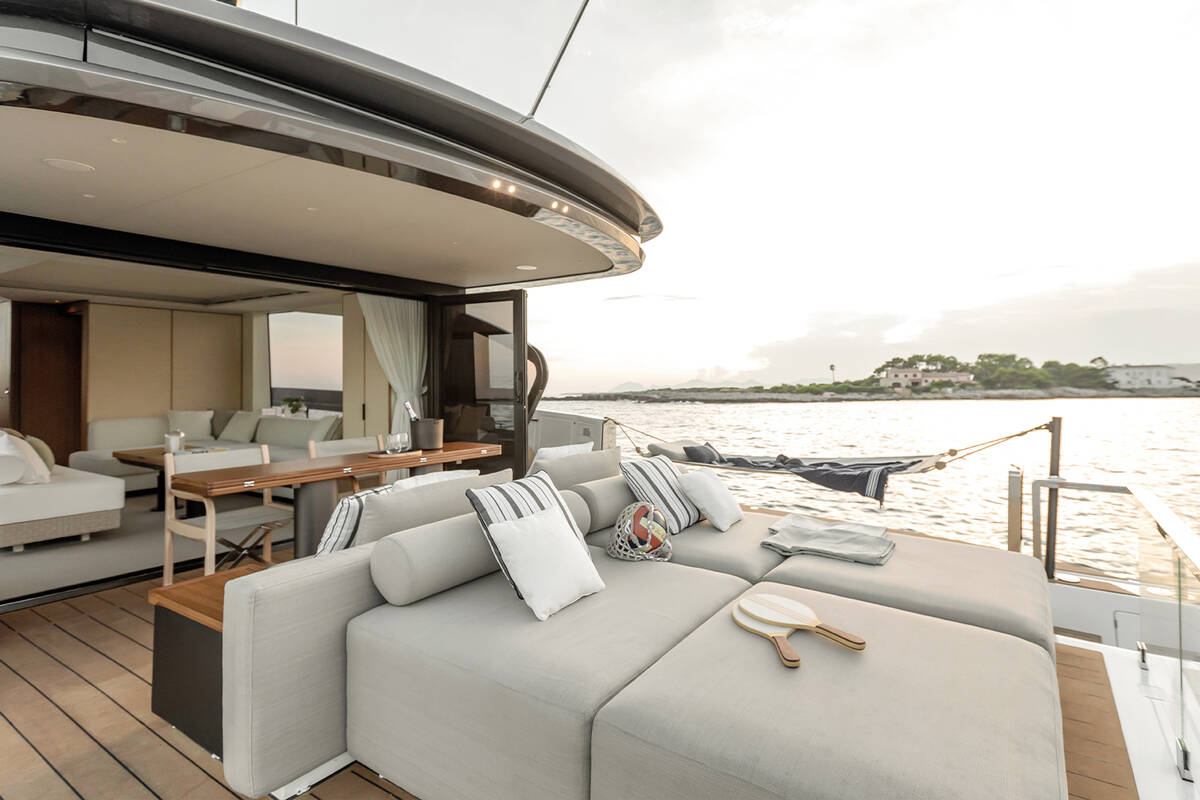 Lounge area on aft
