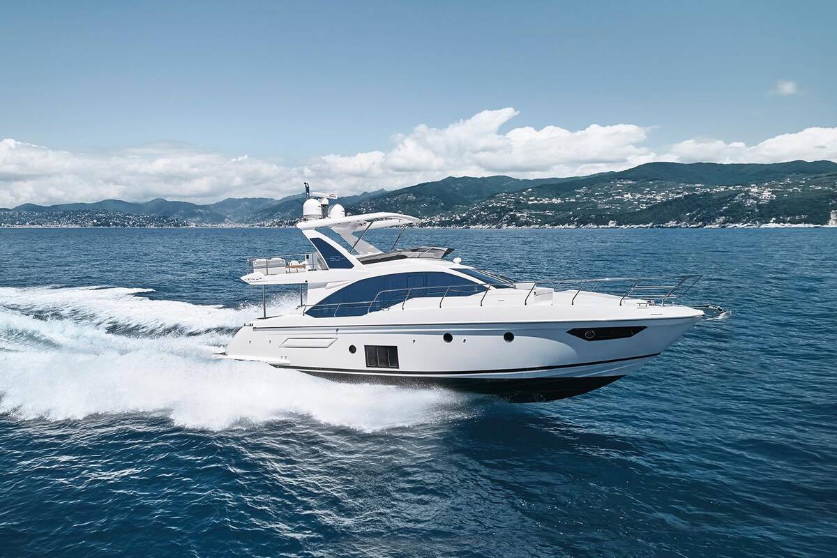 Exterior Azimut 50 Flybridge
