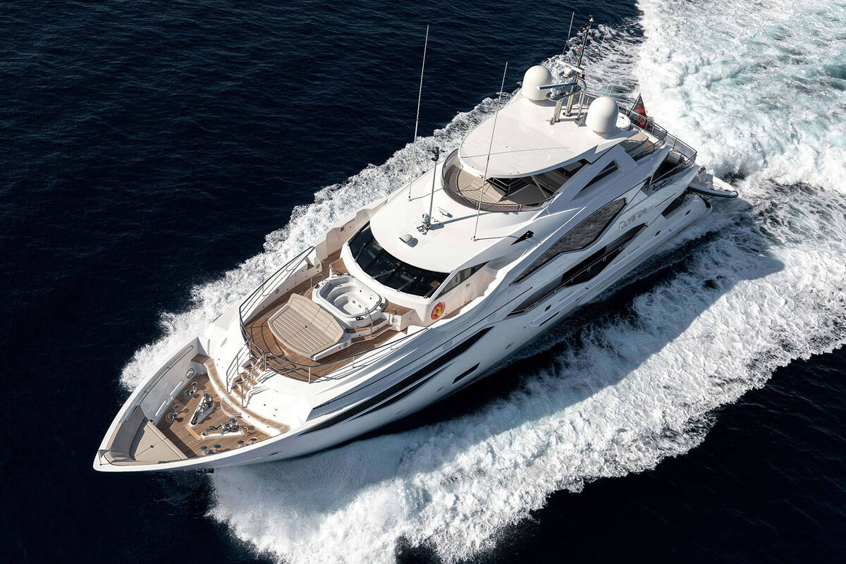 Exterior M/Y ELYSIUM