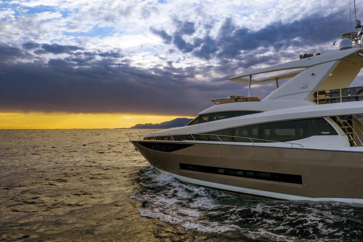 External View Prestige 750