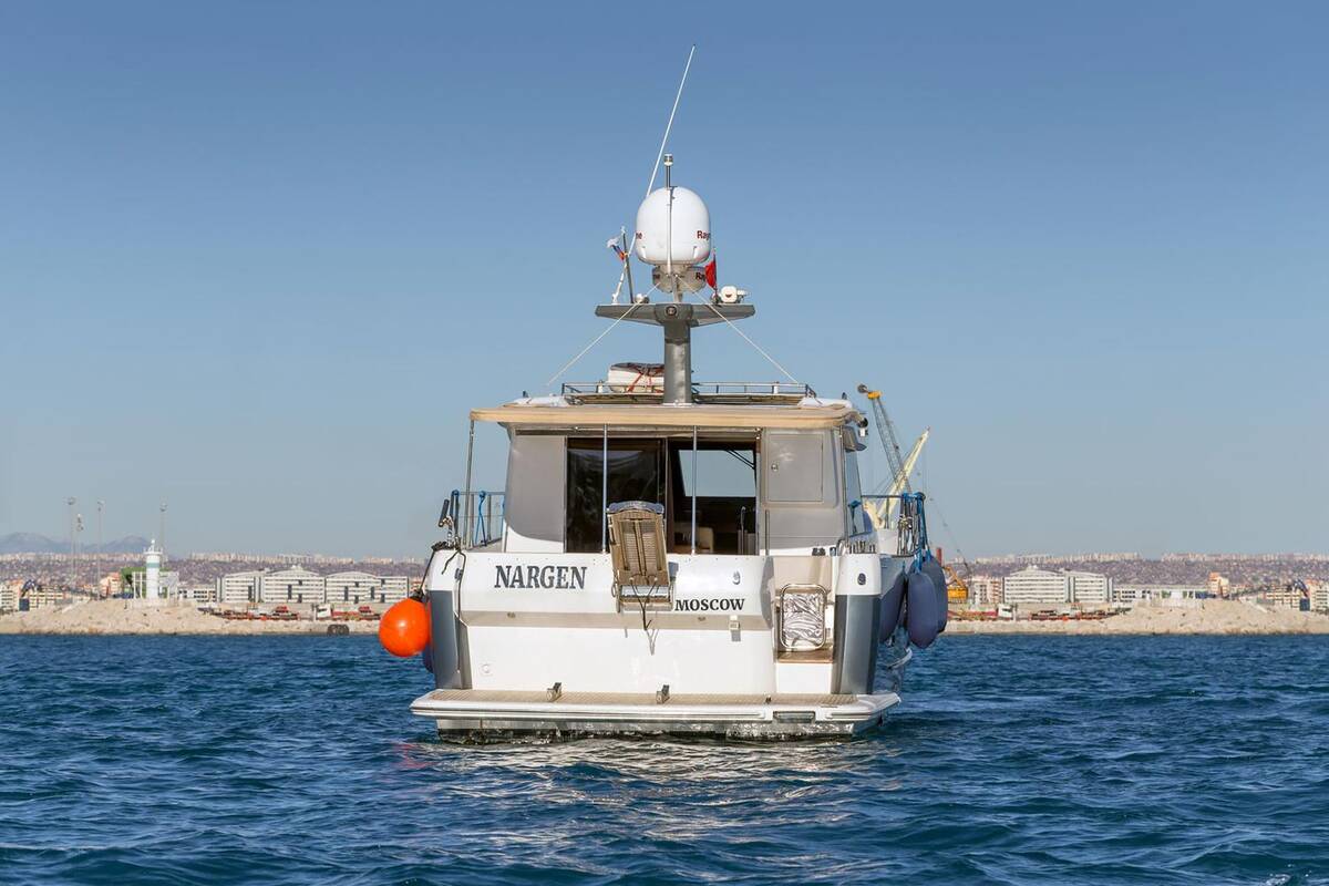 Exterior Azimut Magellano 43 HT