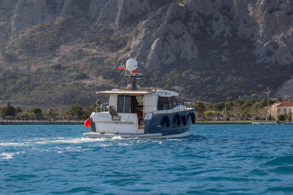 Exterior Azimut Magellano 43 HT