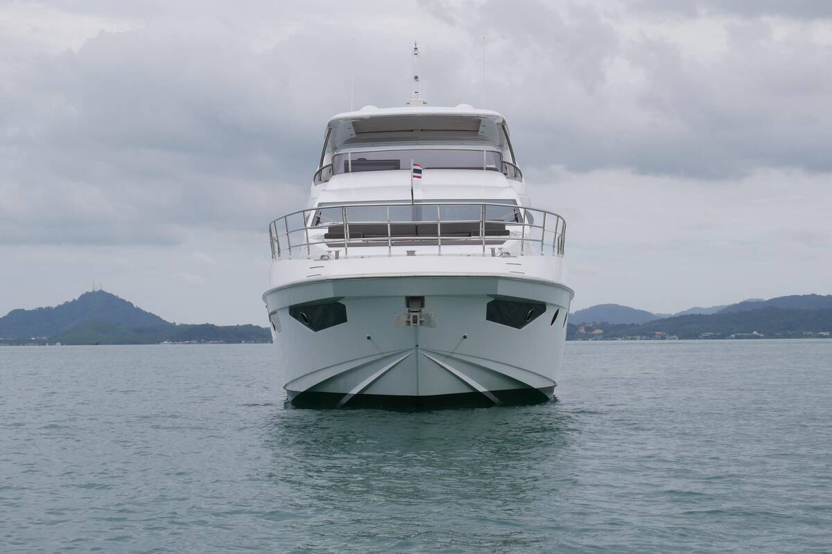 Exterior. Nose