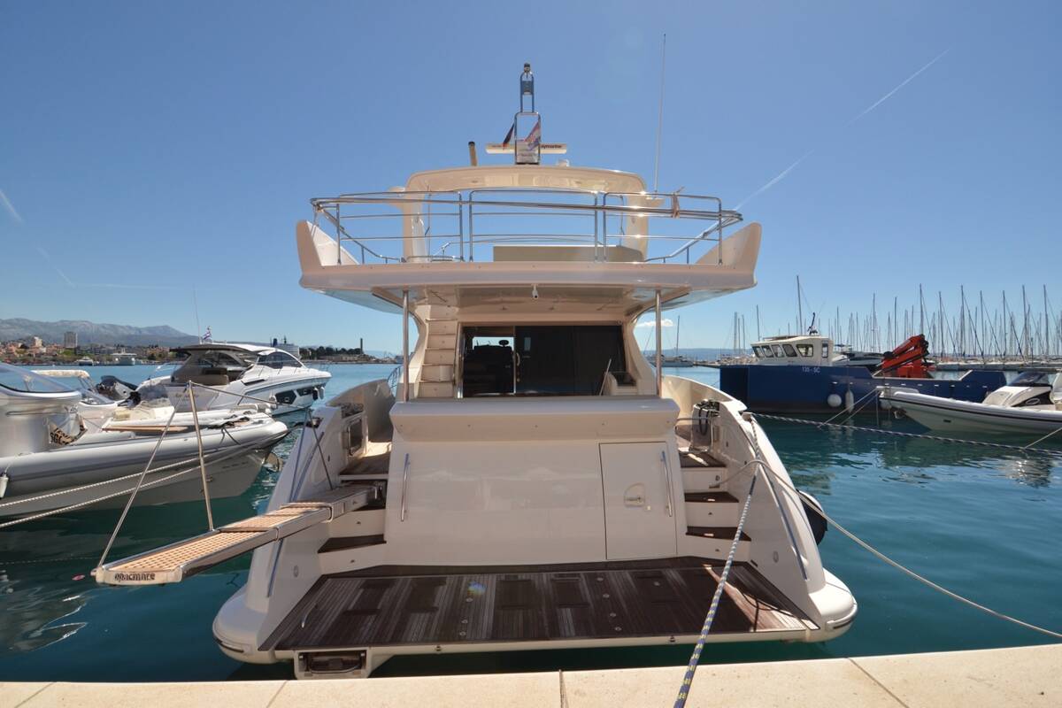 Exterior Azimut 70 2009