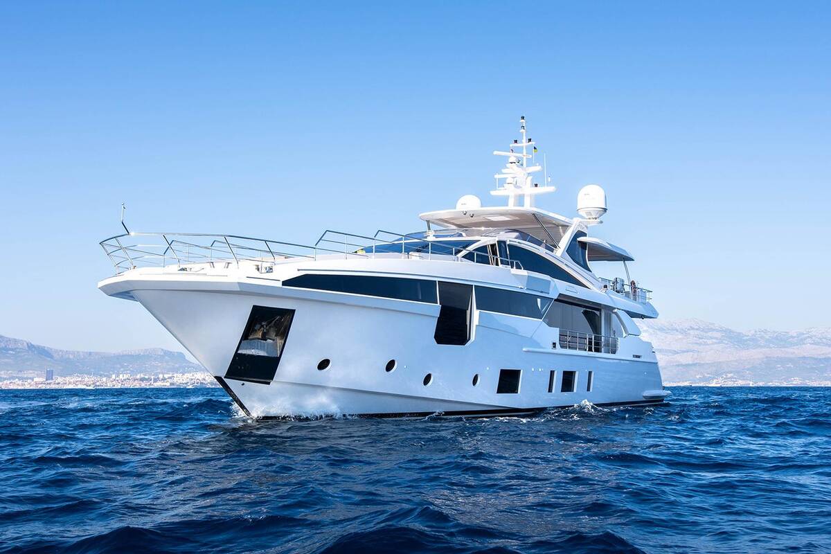 Azimut Grande 35 METRI M/Y IRYNA 2019