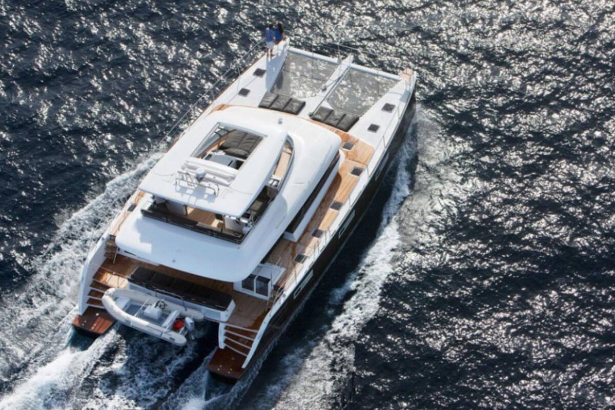 Exterior M/Y LONG MONDAY 