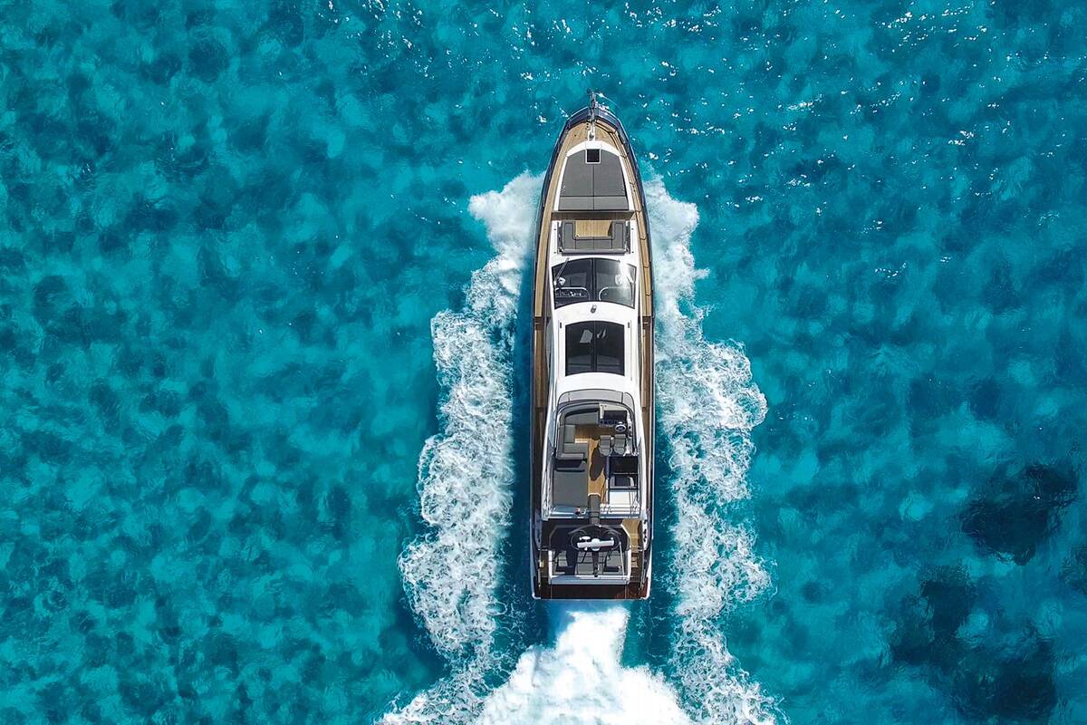 Exterior Azimut S7
