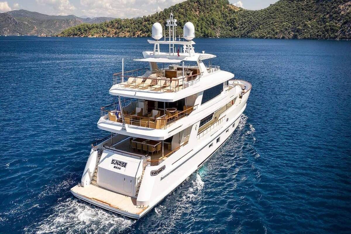 Exterior Yildiz 43m M/Y Sunrise 2020