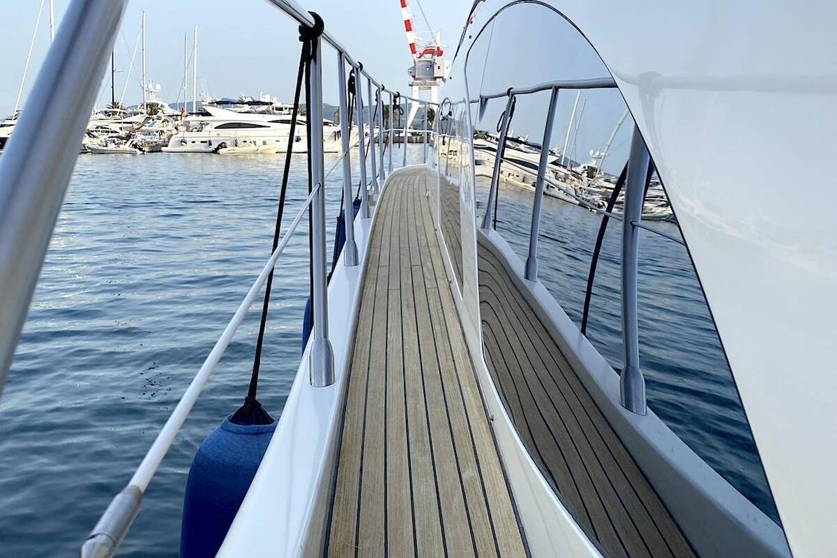 Side decks