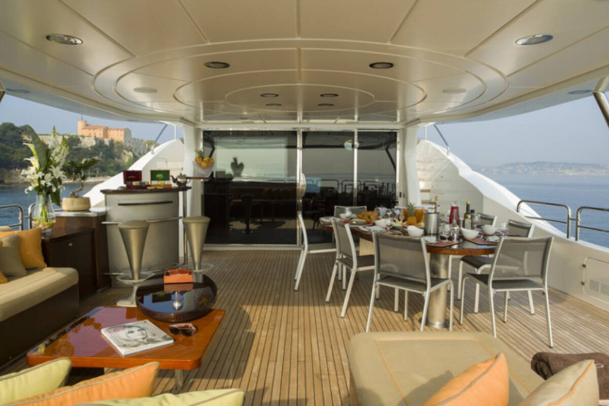 Upper deck 