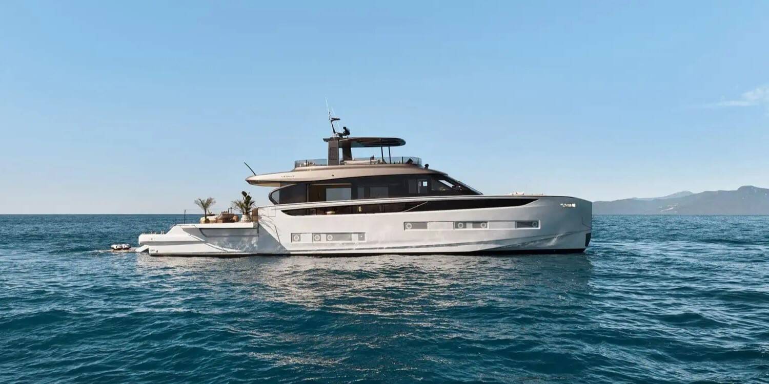 Azimut Seadeck 9: between sea and sky