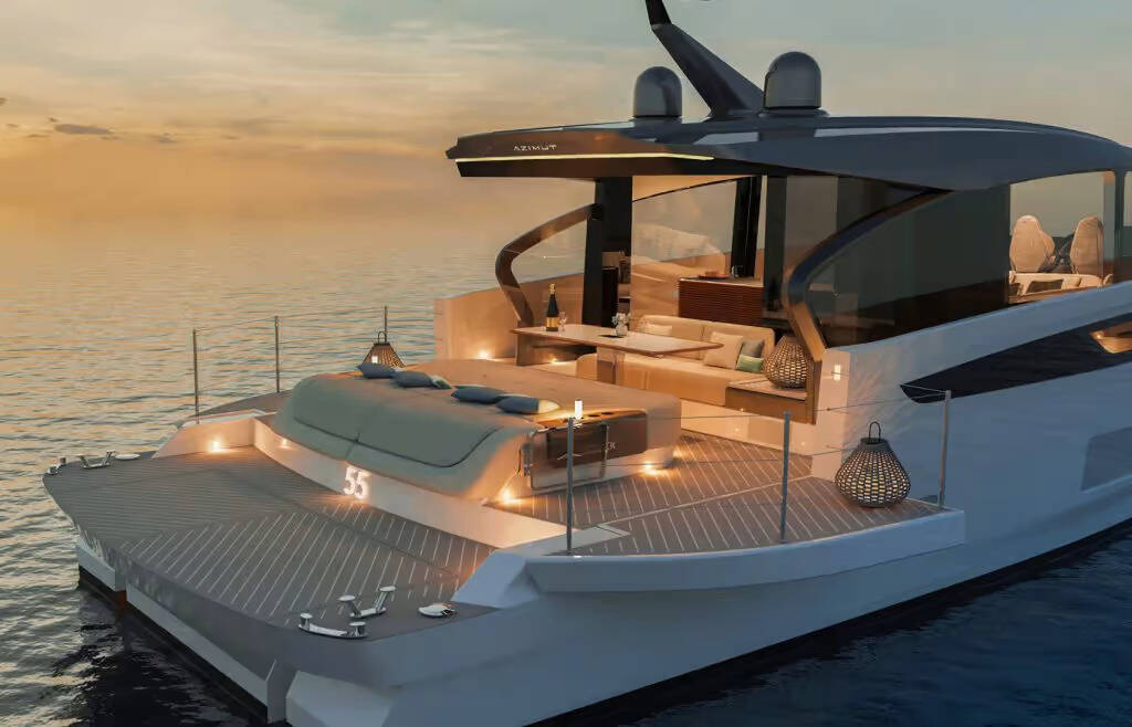 Launching hybrid <br/>electric yachts