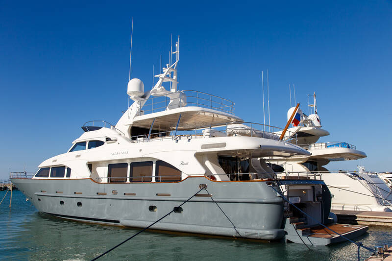 Exterior Benetti Tradition 100 M/Y "GALAKTIKA SKAY" 2009