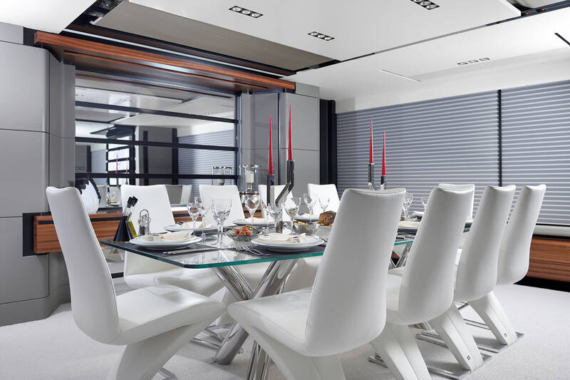 Salon dining