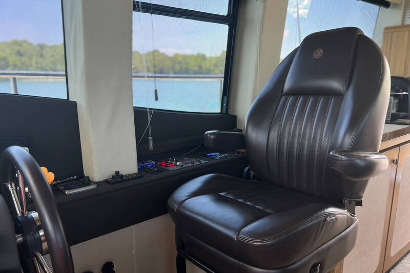 Main helm station