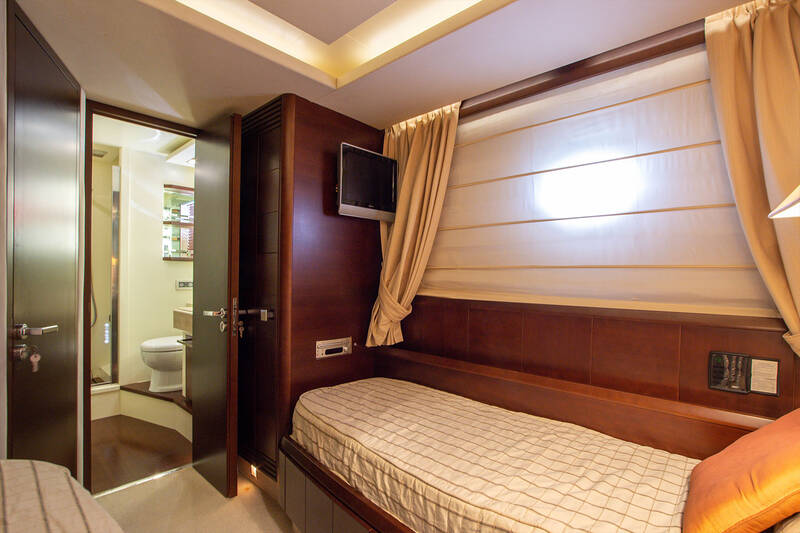 Guest cabin 1