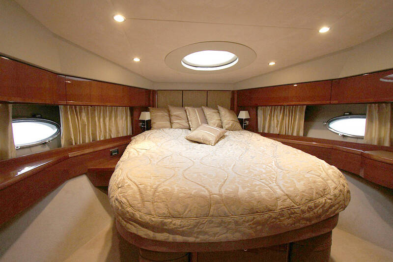 Bow cabin
