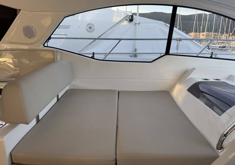 Sofa next to the helm station