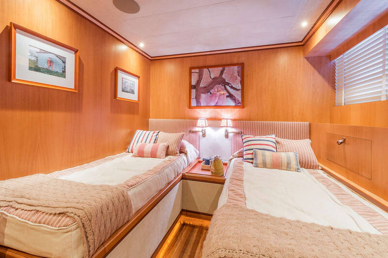 Twin cabin #1