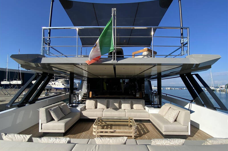 Lounge area on cockpit