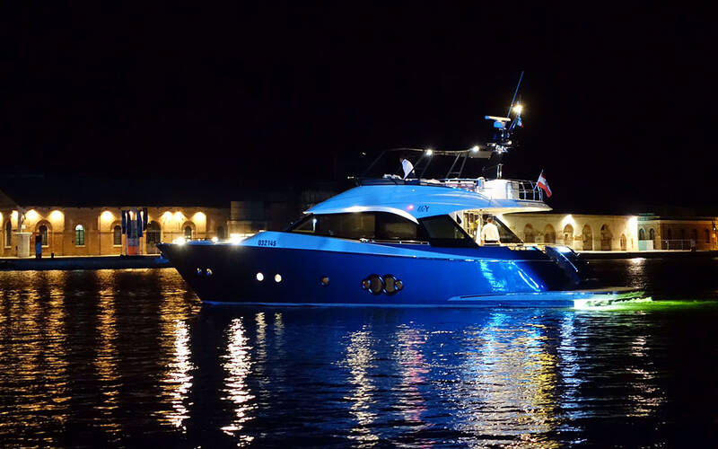 Exterior MCY 65 2012