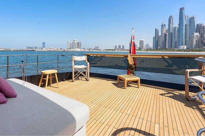 Aft flybridge