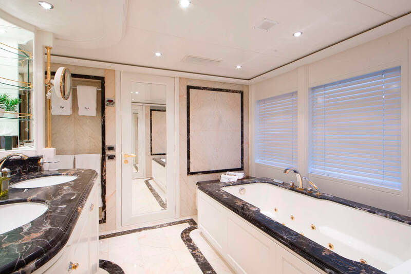 Master cabin bathroom