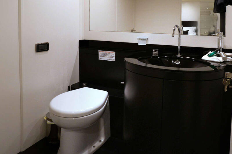 Guest twin cabin bathroom