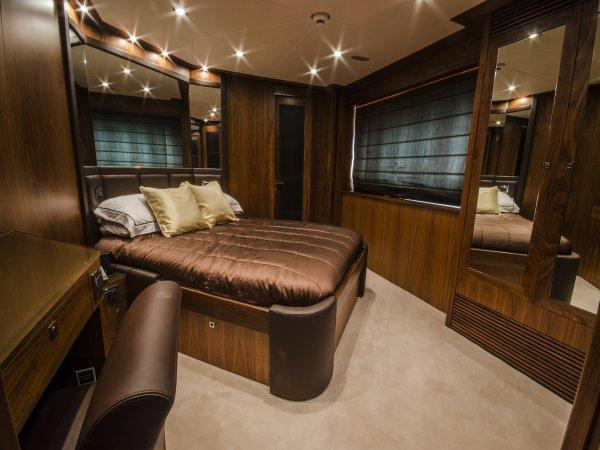 Port guest cabin