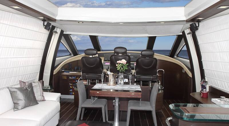 Relaxation area in salon with sliding hardtop section