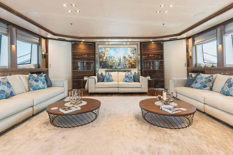 Main deck salon