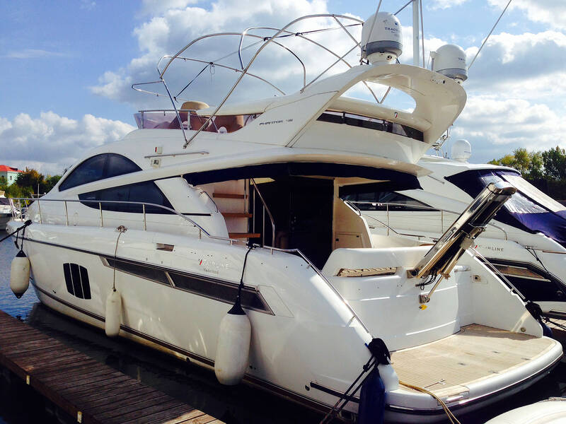 Exterior Fairline Phantom 48