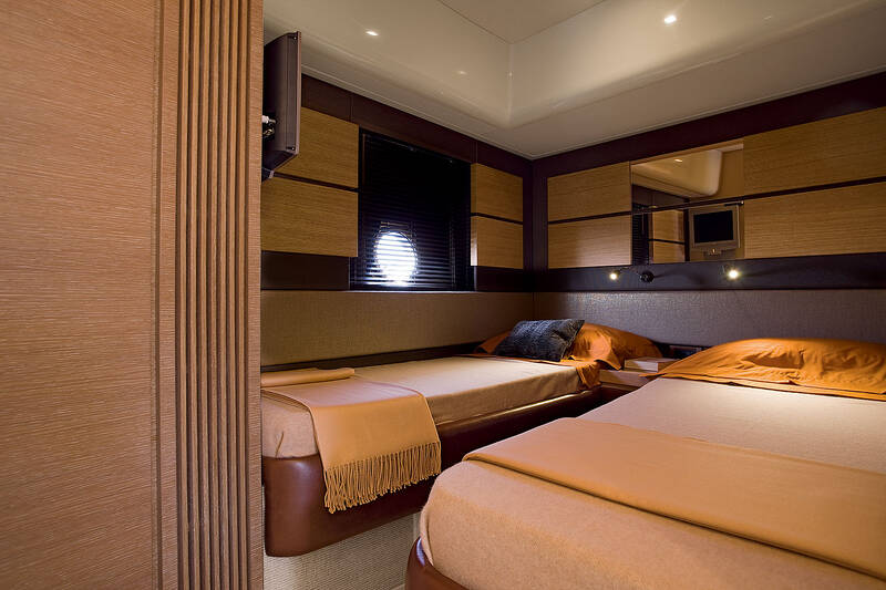 Guest cabin