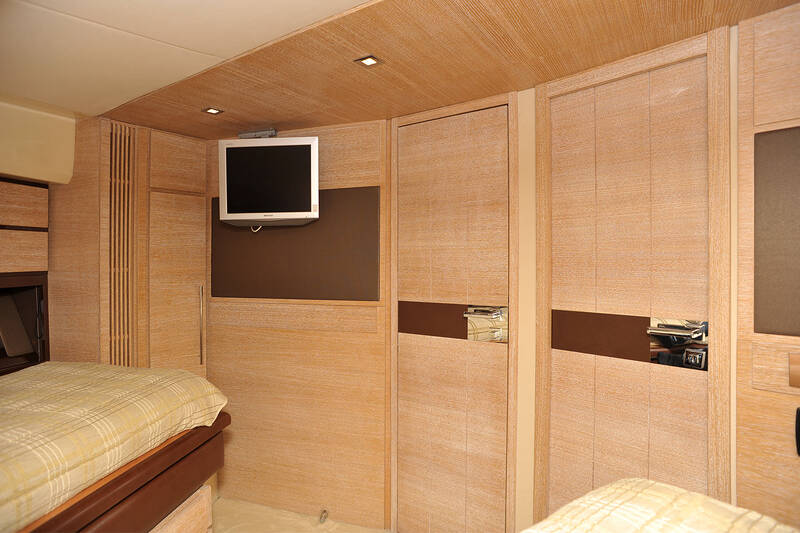 Bow VIP cabin