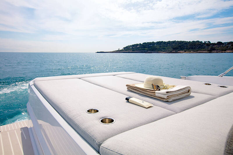 Sunbathing area on aft deck